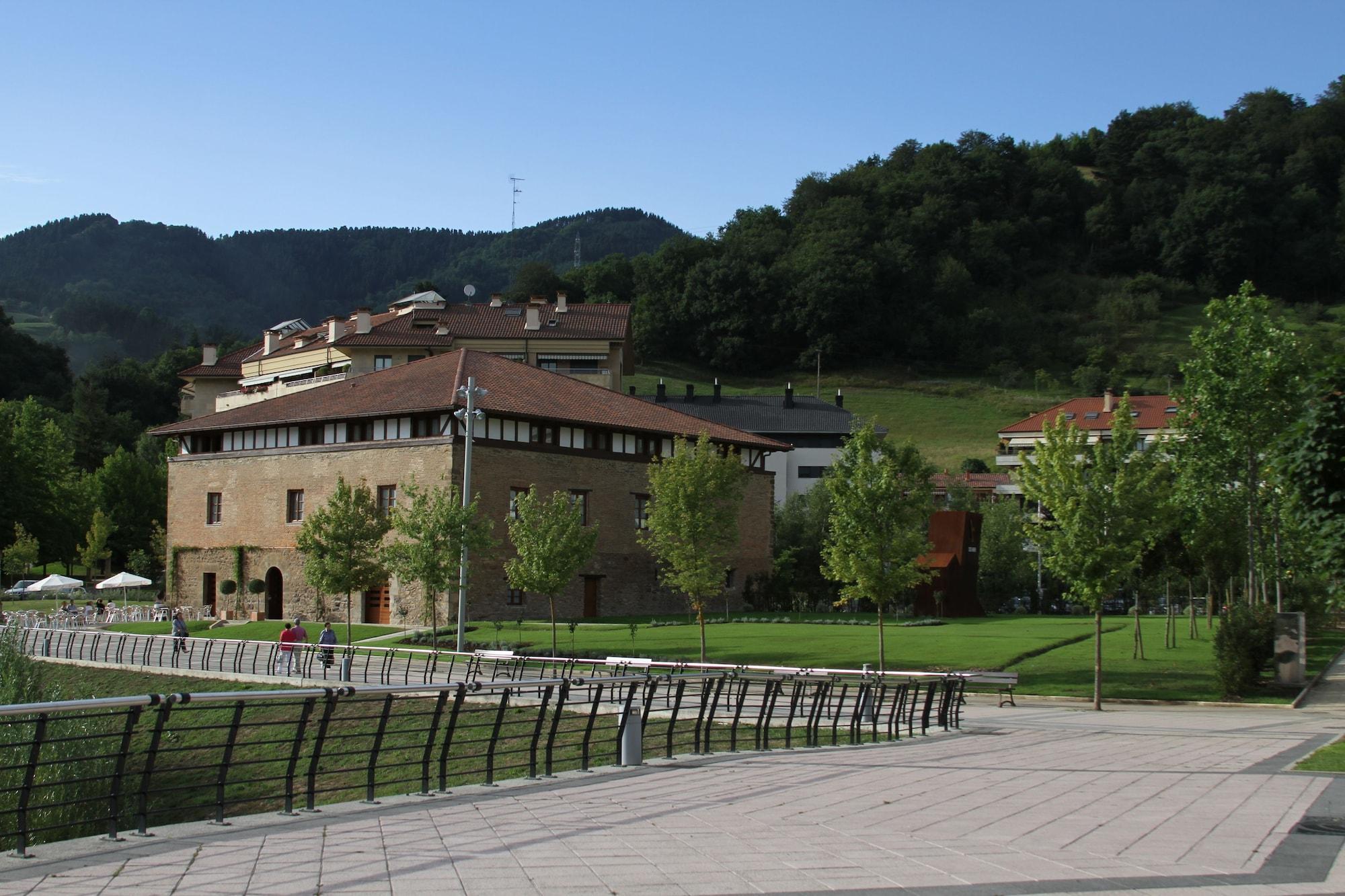 Hotel Dolarea Beasain Exterior foto